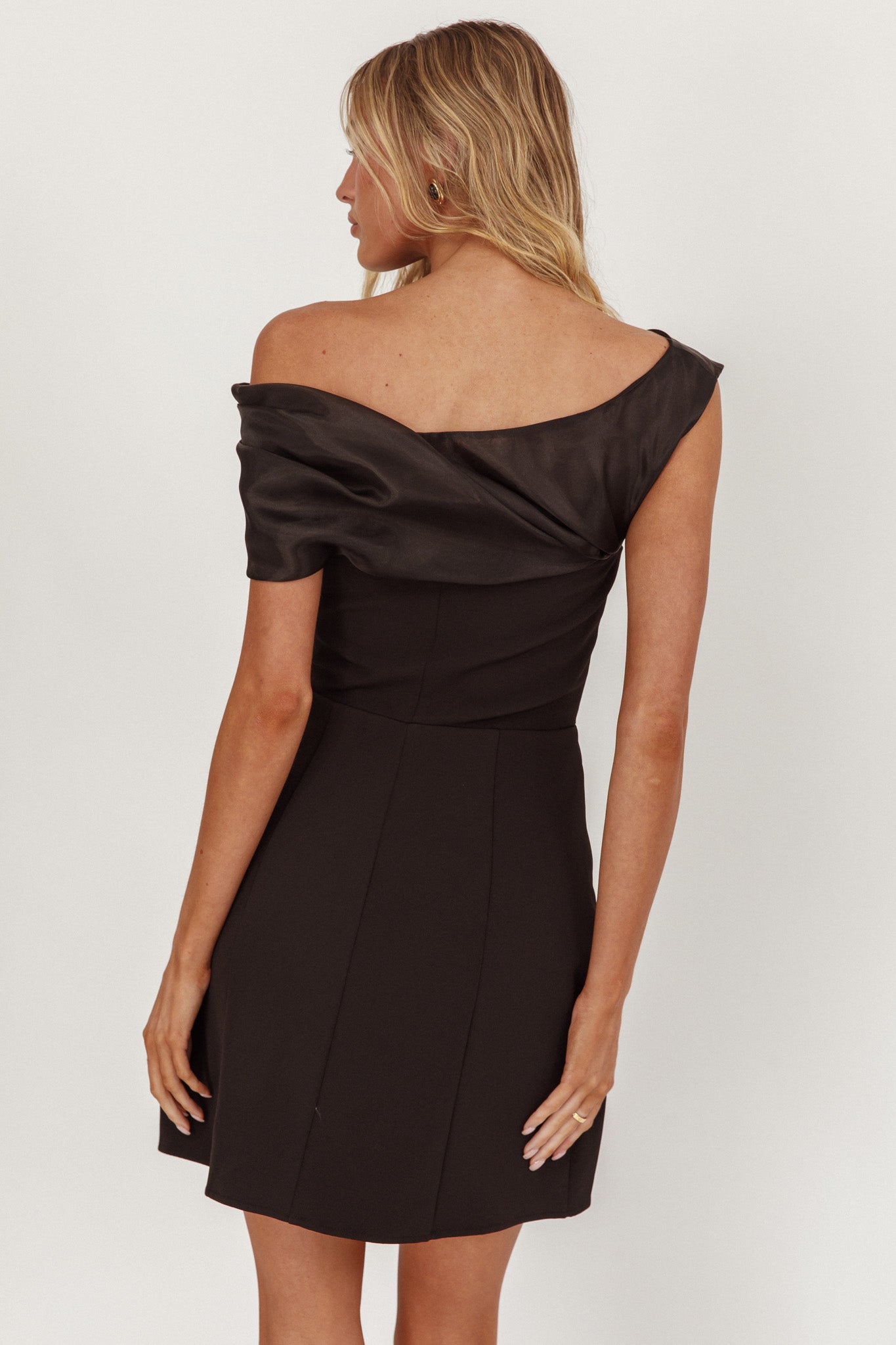 Vienna Nights Off-Shoulder A-Line Mini Dress Black