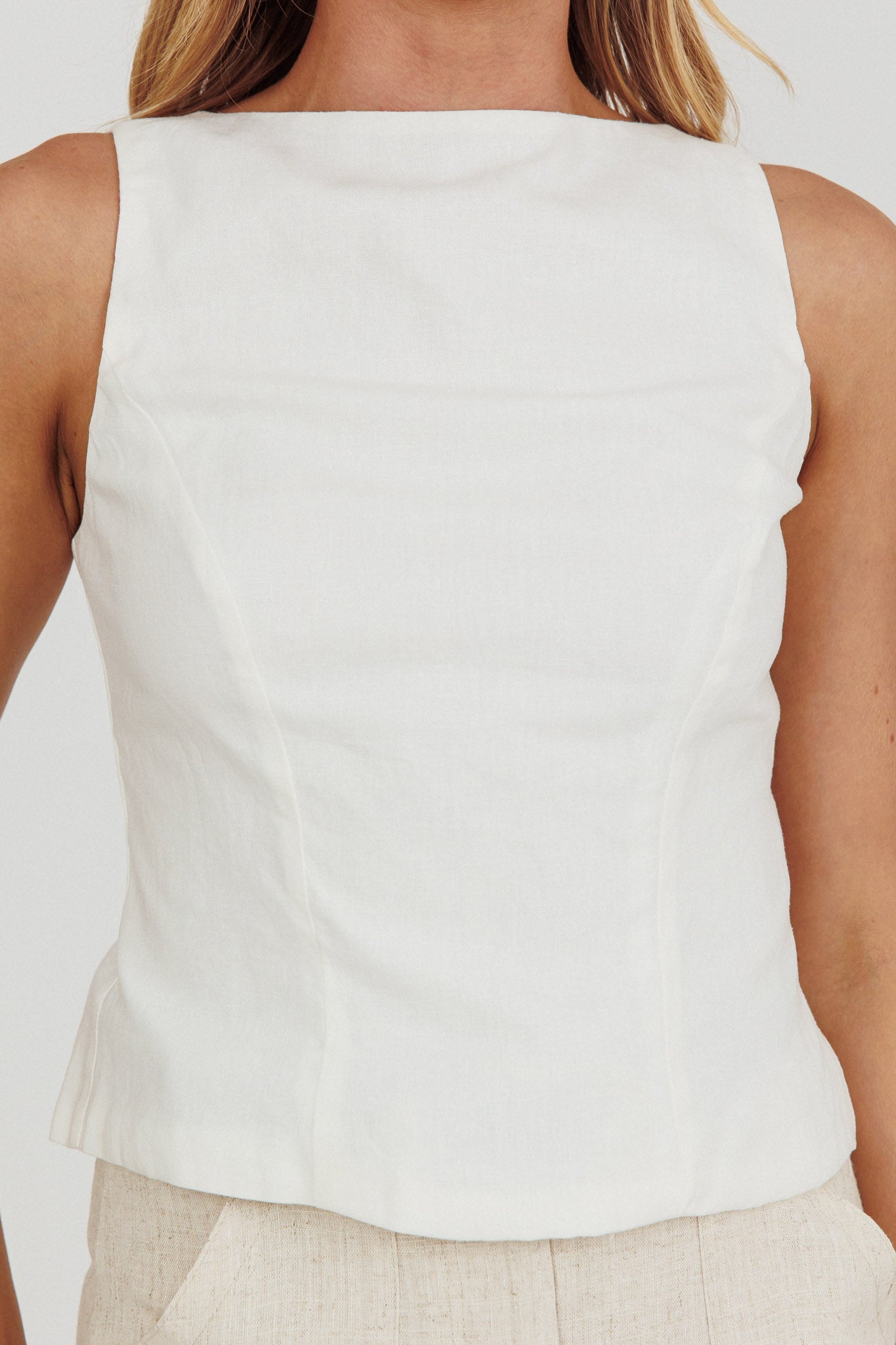 Lyre Song Backless Sleeveless Top White