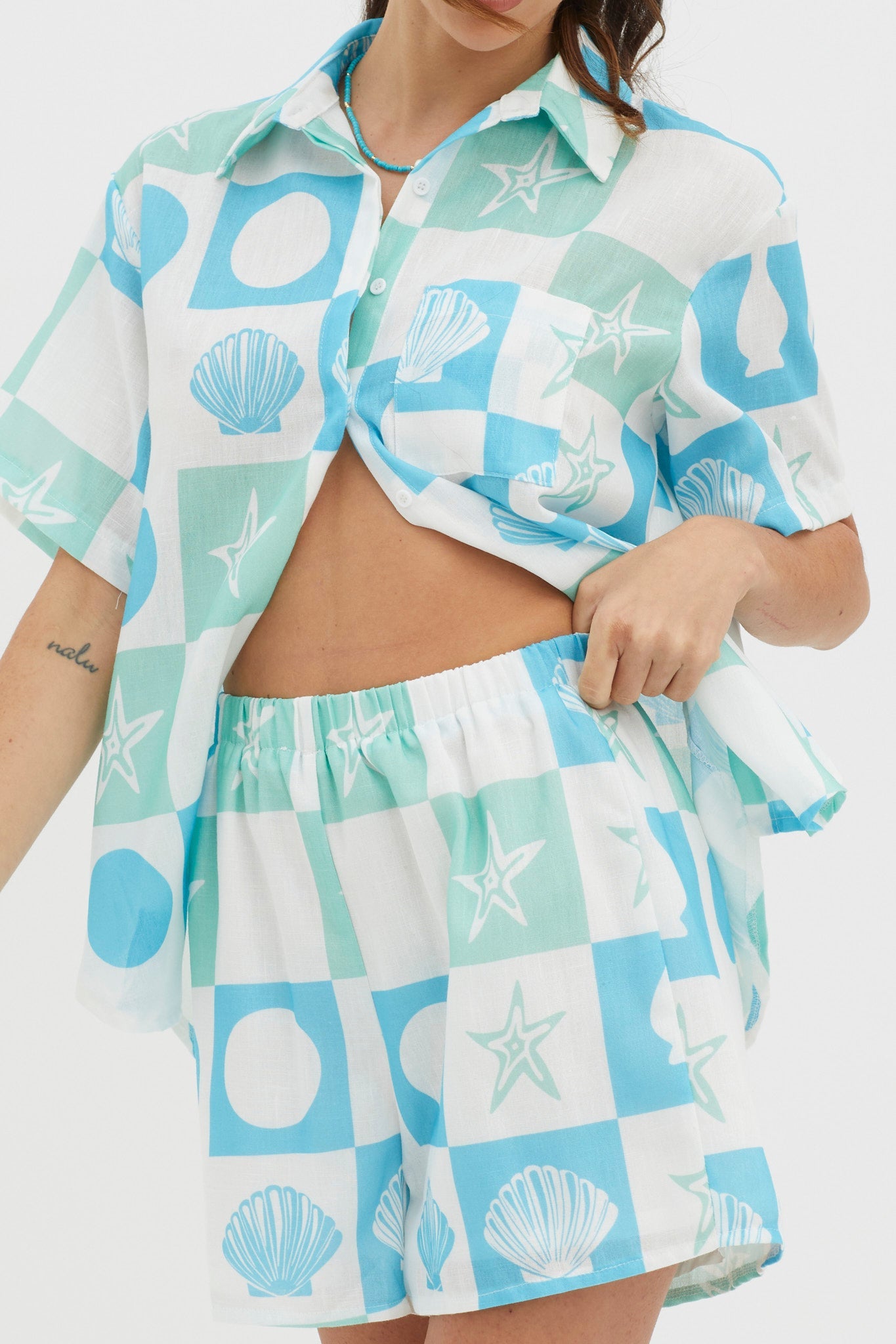 Just A Hunch Shorts Shell Print Green Multi