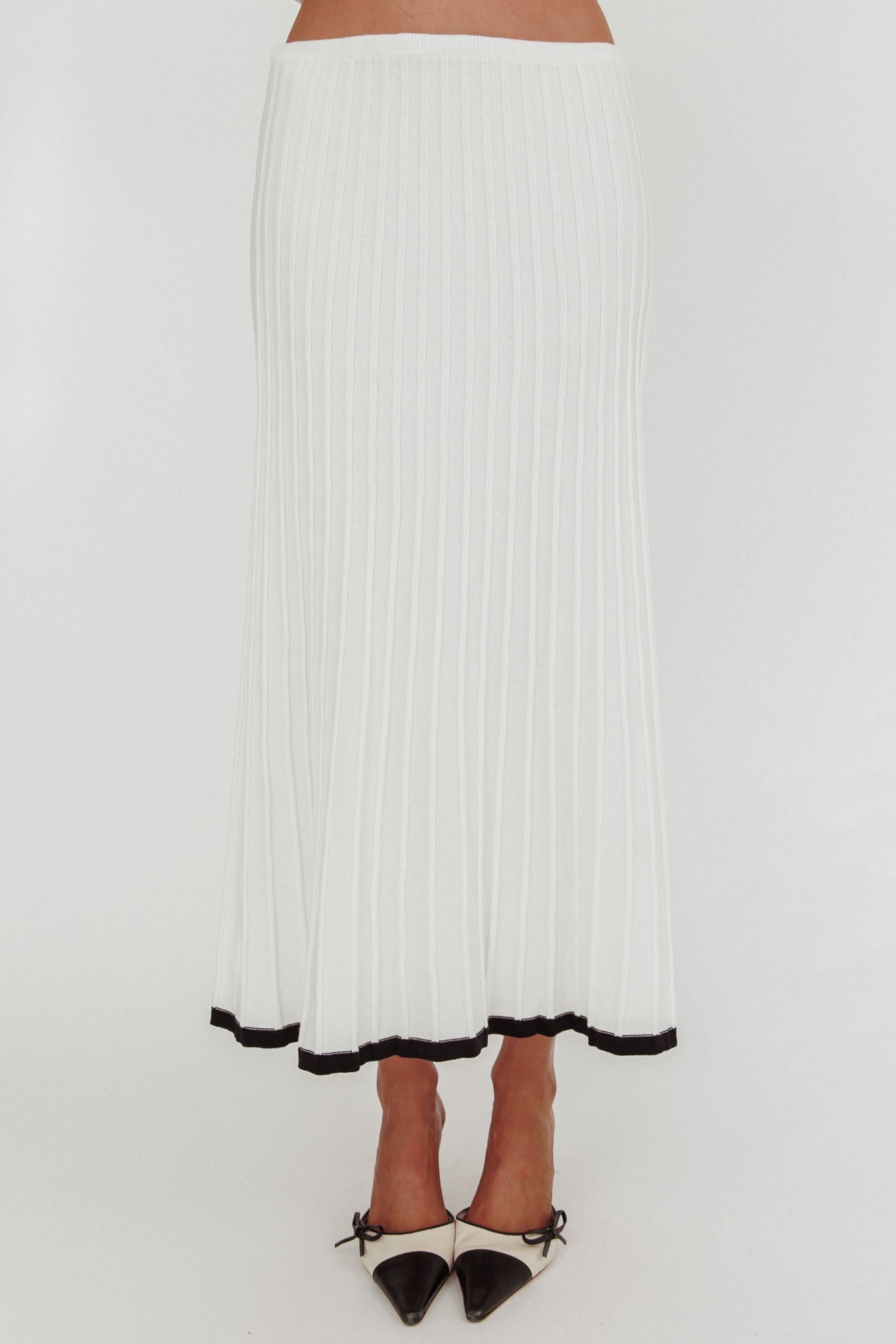 Yaeli Ribbed Knit Maxi Skirt White