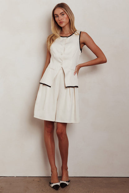 Janna Sleeveless Buttoned Top Oat